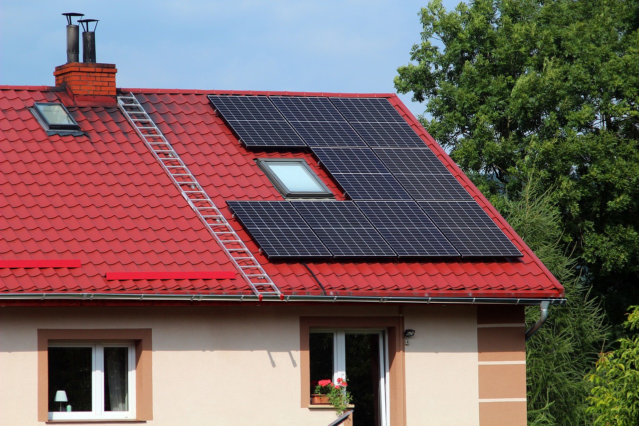 Come rendere la tua comunità più sostenibile con l’energia solare e le tecnologie fotovoltaiche