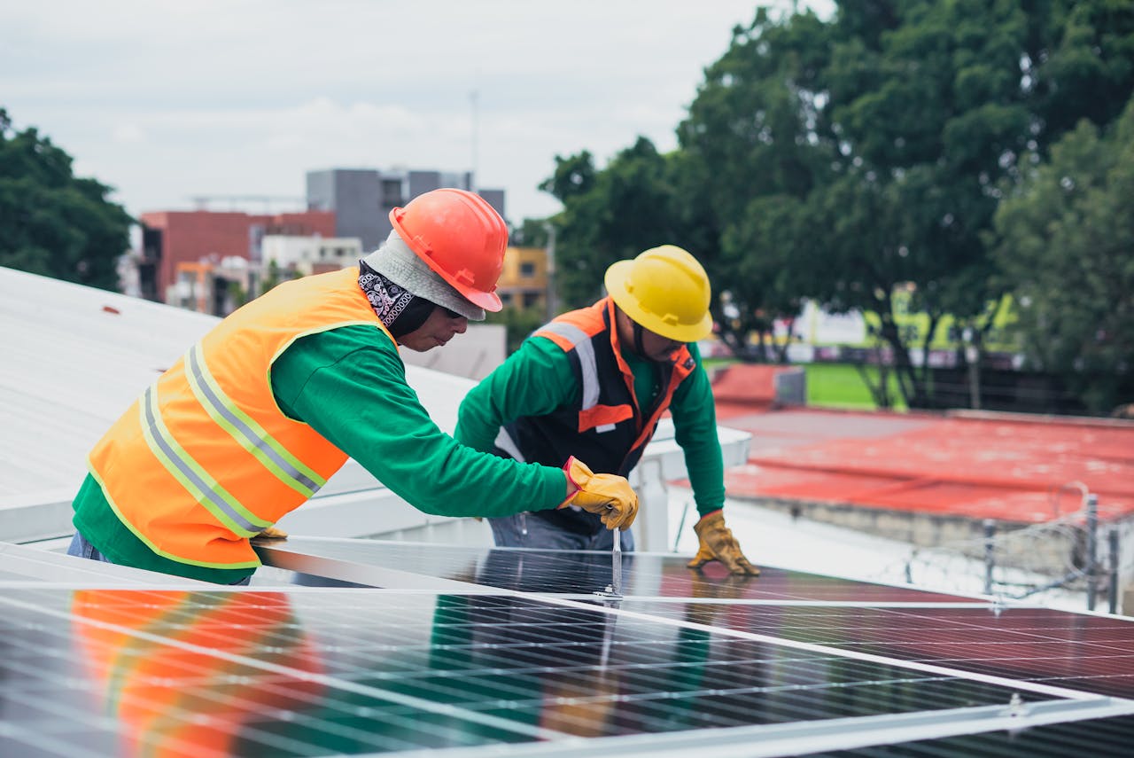 “Come aumentare l’efficienza energetica con il fotovoltaico e le comunità energetiche: tutto ciò che devi sapere”